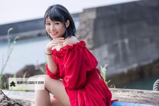 大胆视觉盛宴：揭秘最大胆美女人体图片的魅力图1