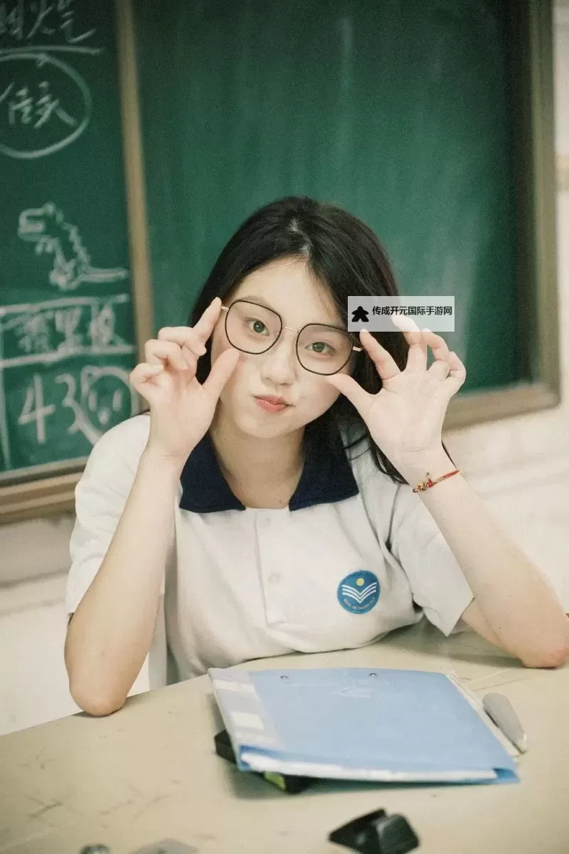 国产清纯初高中女学生：纯洁青春的美丽岁月图1