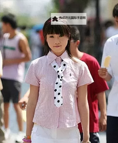 张筱雨大胆出位：突破界限引发热议图1
