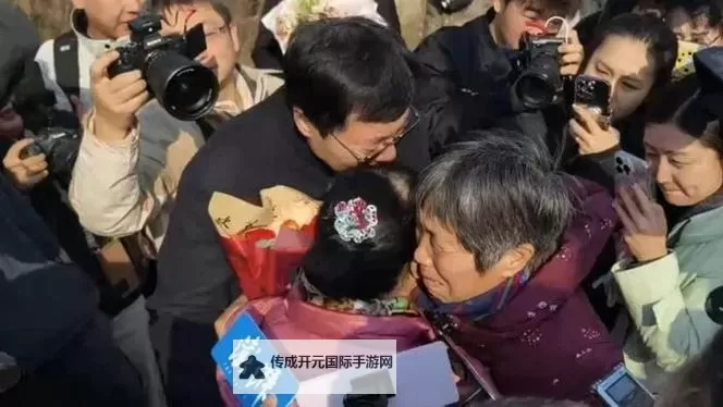 遇难姐弟紧紧相拥 感人瞬间彰显亲情深深图1