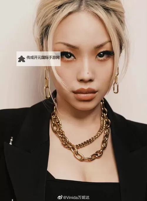 中国女rapper大妈：银发新潮潮涌街头展风采图1
