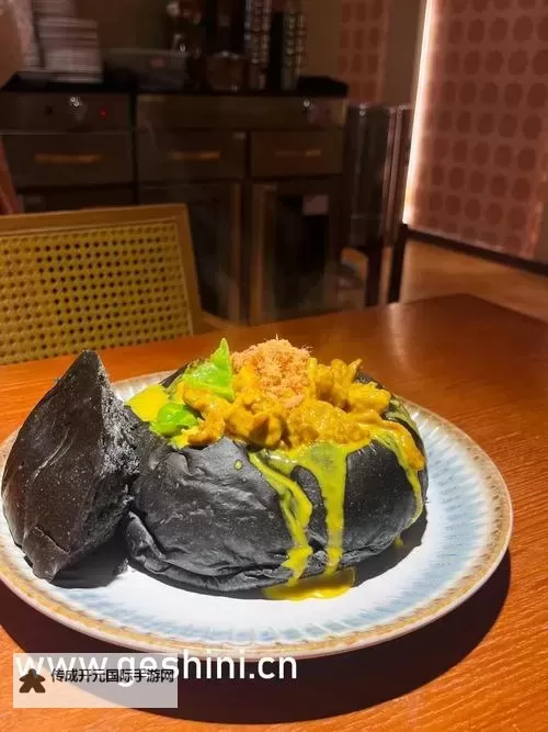 媛媛和老赵在厨房做出温馨美食图1