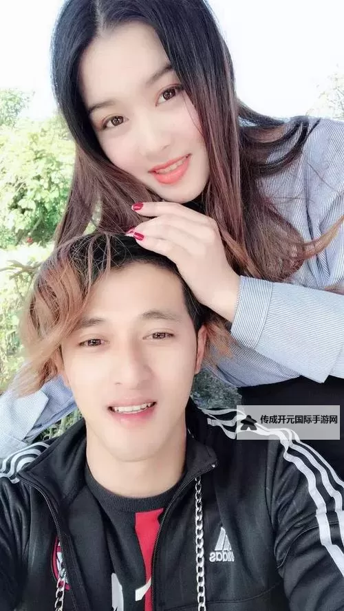 最美情侣高清免费视频播放：浪漫瞬间尽在这里图1